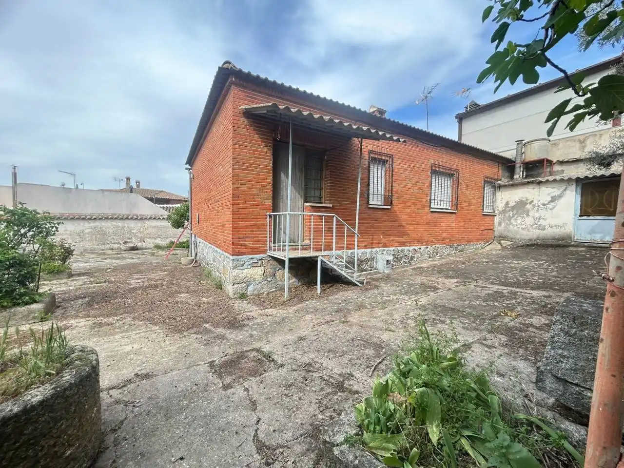 Vista exterior de Casa o xalet en venda en Las Ventas Con Peña Aguilera amb Calefacció