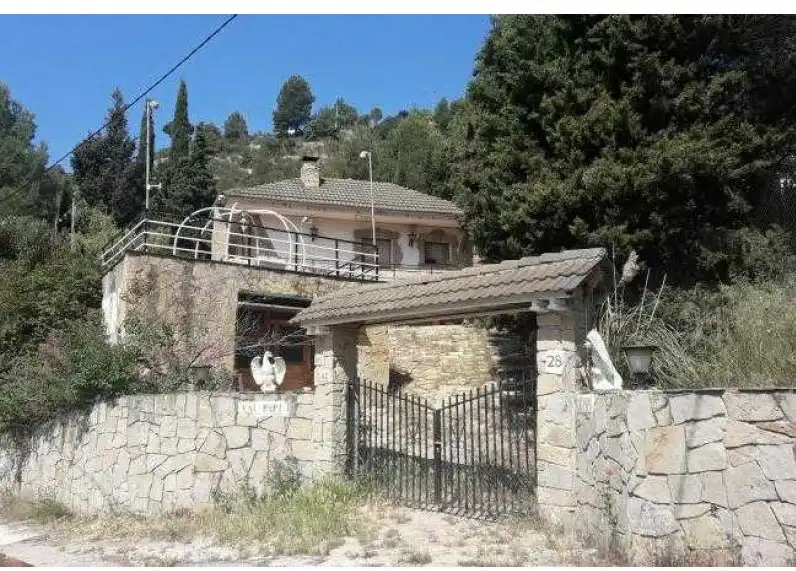 Houses for sale in Av Pau Casals, Marganell