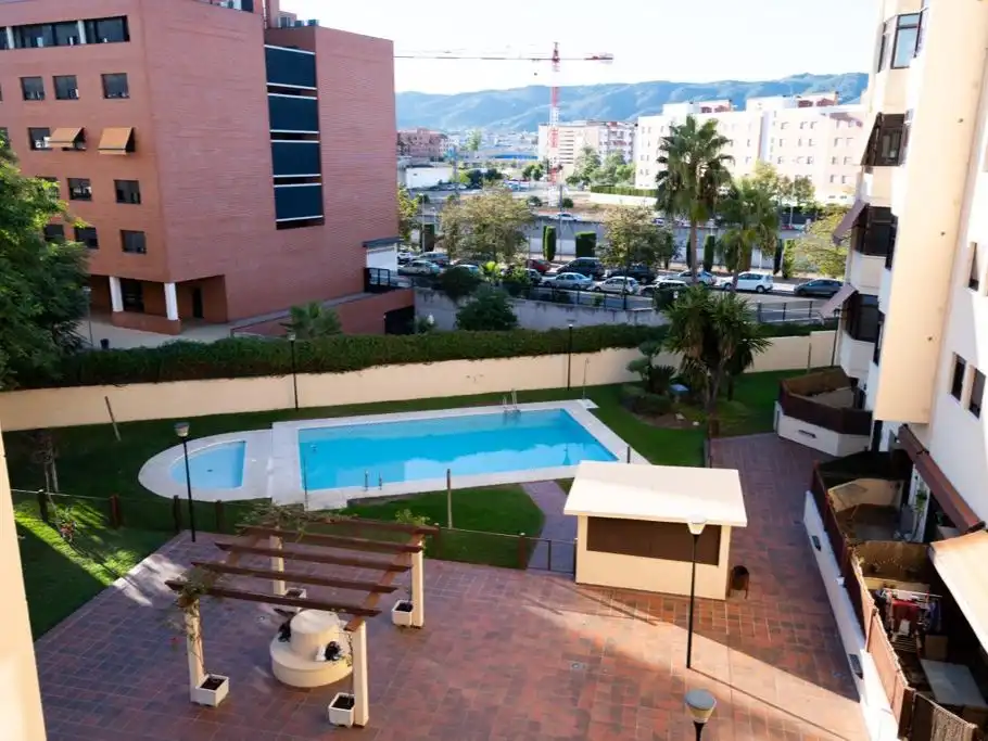 Pis amb piscina de lloguer a C/ Escritora Dulcenombre Chacón 1, imagen 2