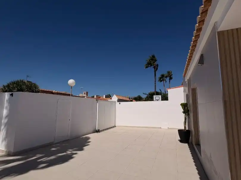Terraza de Casa o chalet en venta en Almería con Aire acondicionado, Calefacción y Jardín privado
