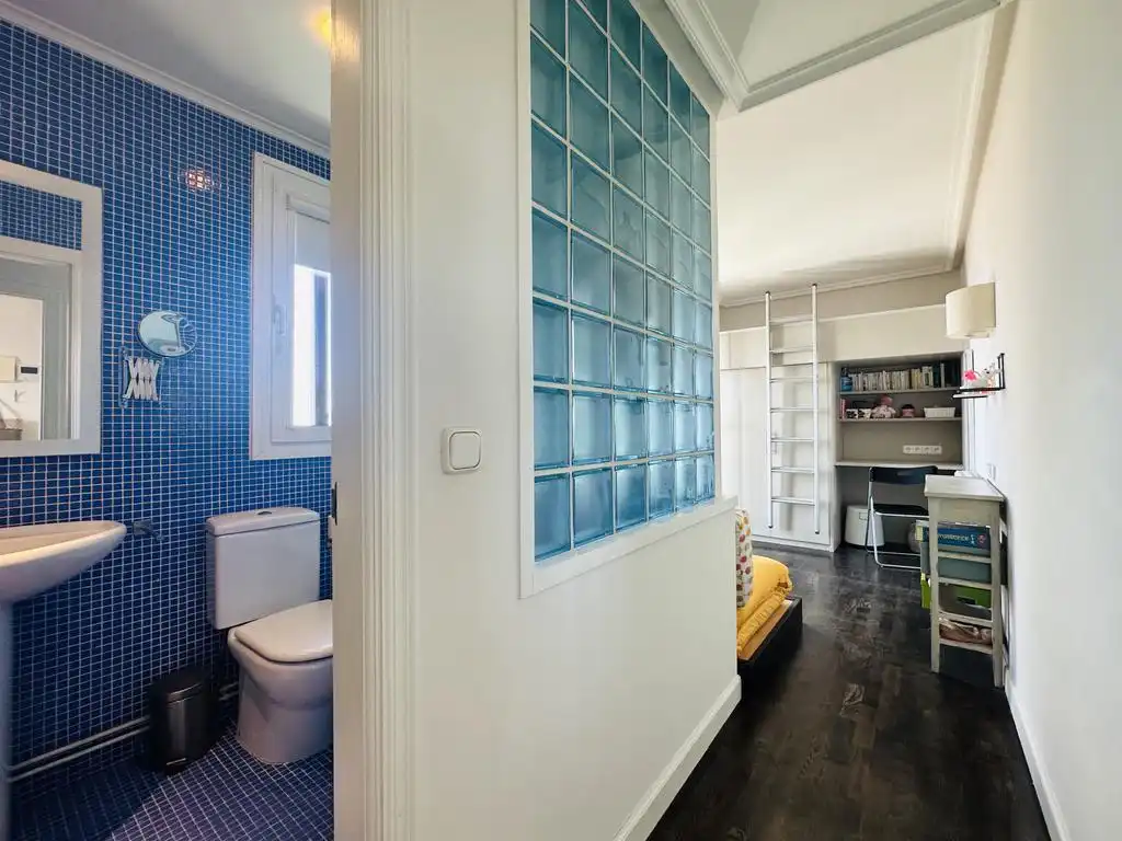 Bathroom of Flat for rent in Donostia - San Sebastián   with Heating, Parquet flooring and Terrace