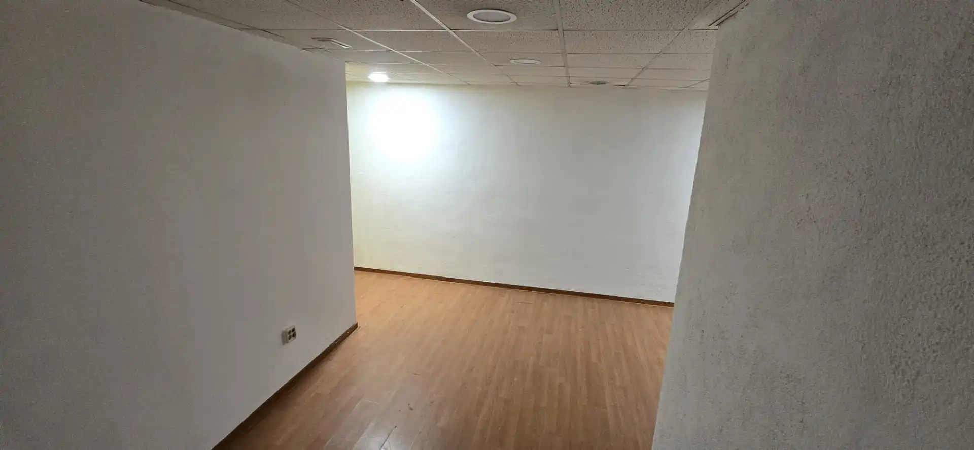 Geschaftsraum zur Miete in Manlleu mit Heizung