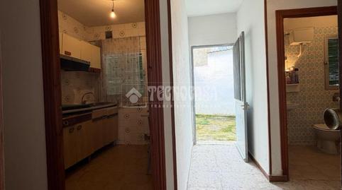 Foto 4 de Casa adosada en venta en Av. de la Constitución, Fuente de Pedro Naharro, Cuenca
