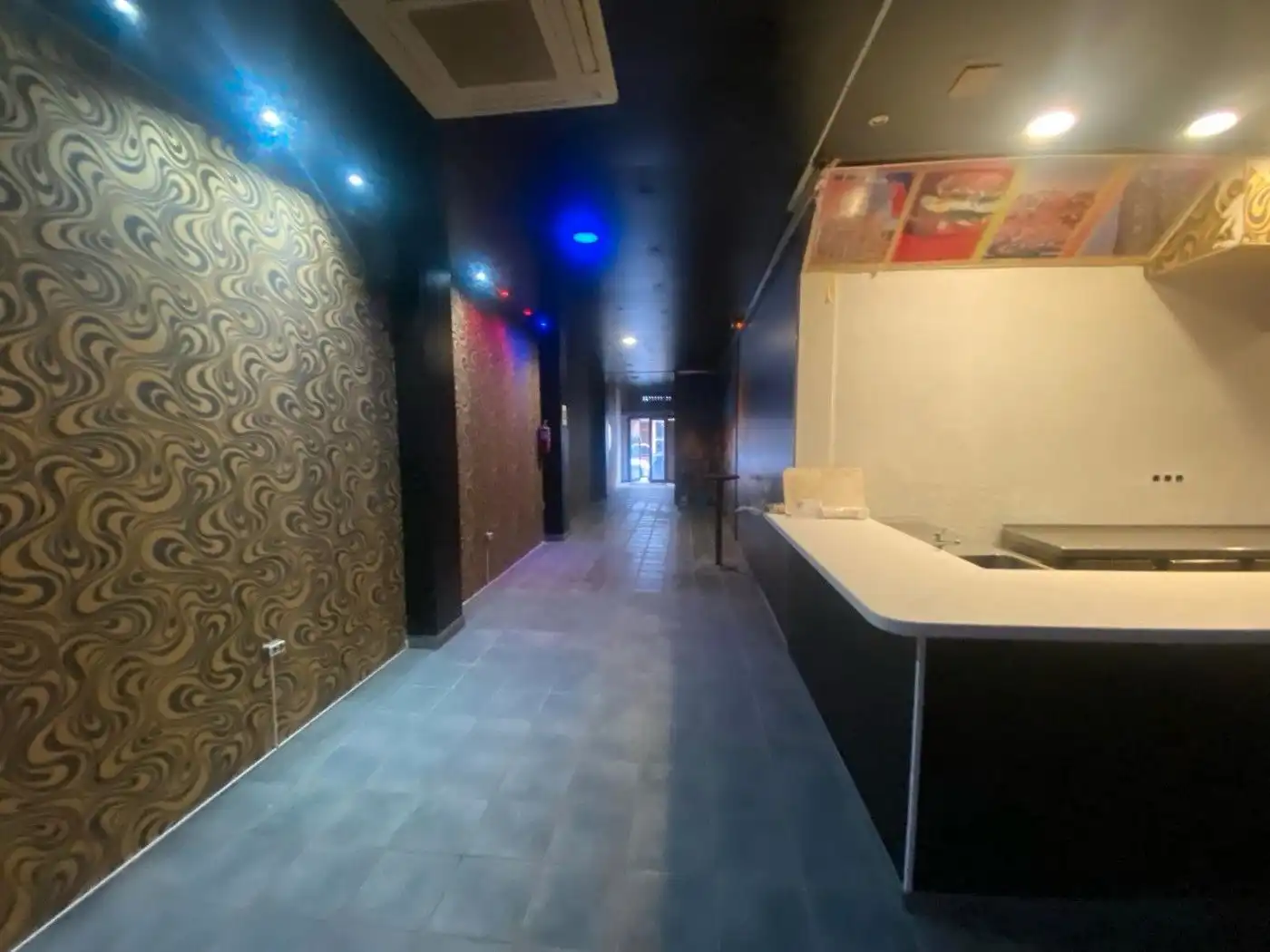 Business premises for transfer in Almadrava - Canyelles - Puig-Rom, imagen 4