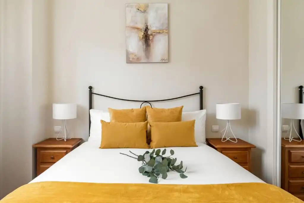 Dormitori de Apartament en venda en Madrid amb Aire condicionat i Moblat