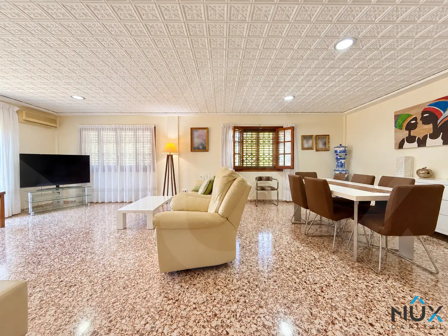 Sala d'estar de Casa o xalet en venda en Paterna amb Aire condicionat, Calefacció i Jardí privat