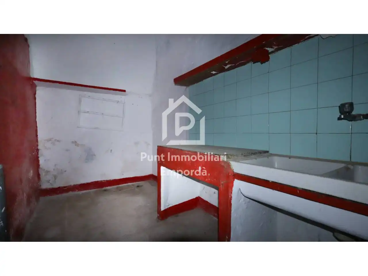 Kitchen of Houses for sale in Santa Llogaia d'Àlguema