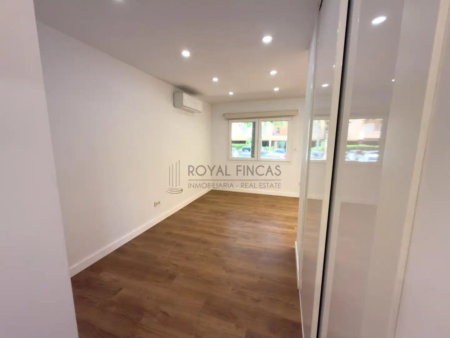 Wohnung mit Pool zum Verkauf in Calle Rodrigo de Triana 4, imagen 4