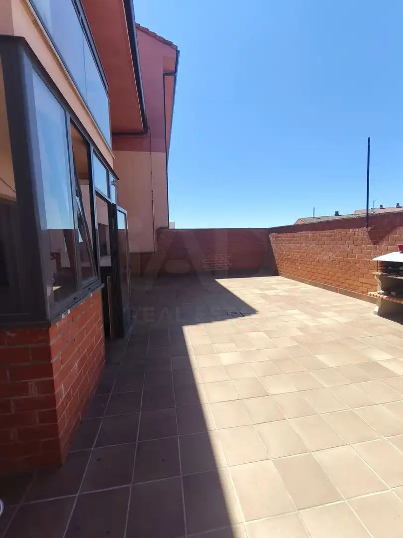 Terraza de Piso en venta en León Capital  con Calefacción y Terraza