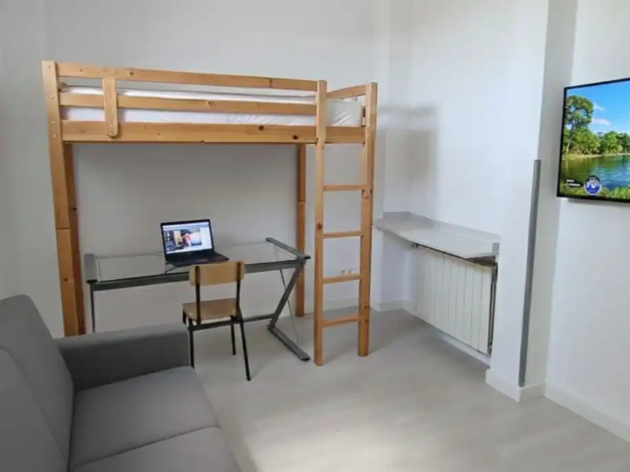 Schlafzimmer von Büro zum Verkauf in  Zaragoza Capital mit Klimaanlage, Heizung und Internet