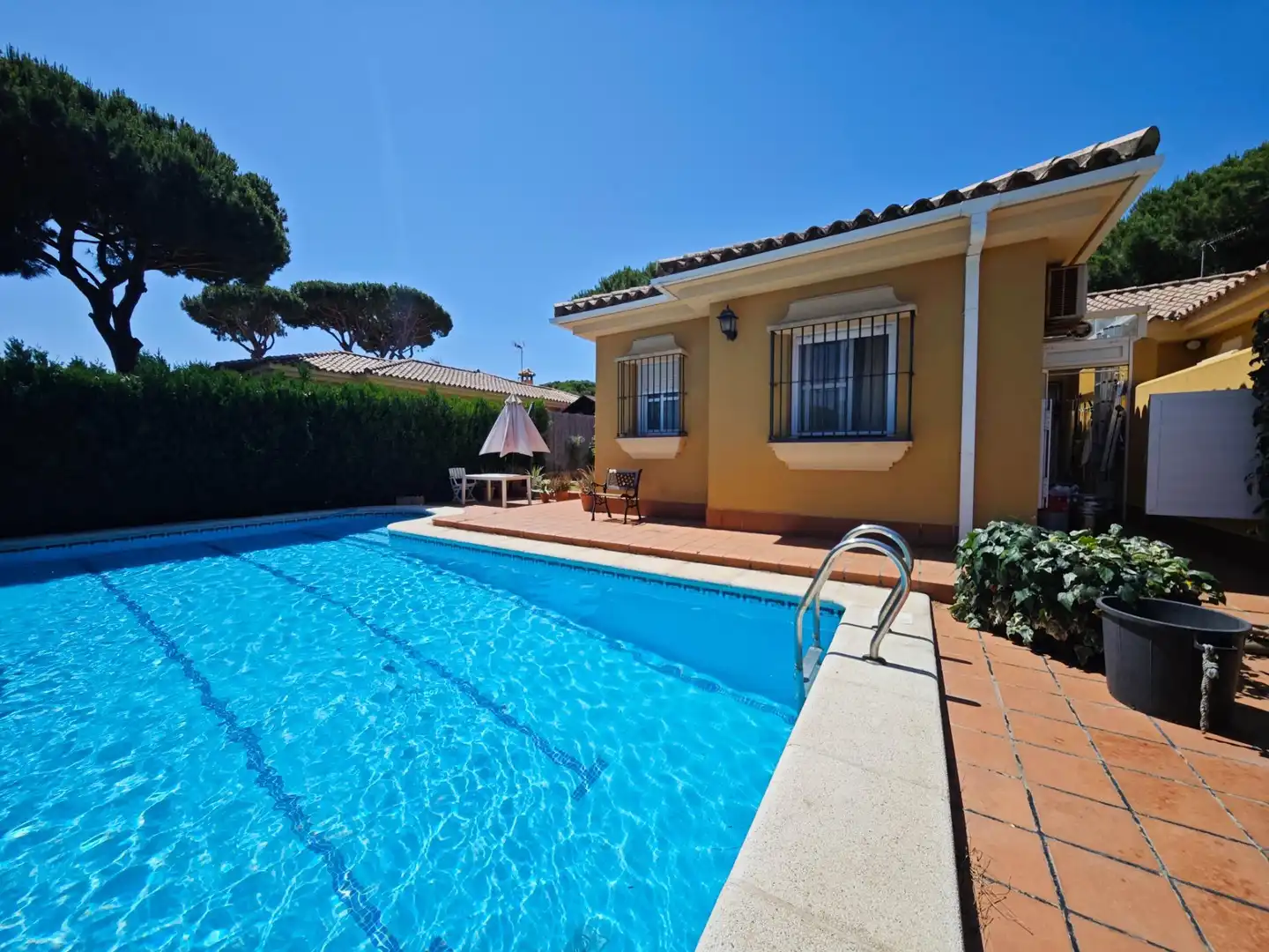 Piscina de Casa o xalet en venda en Chiclana de la Frontera amb Calefacció, Piscina i Moblat