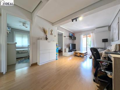 Sala d'estar de Pis en venda en  Madrid Capital amb Aire condicionat, Calefacció i Terrassa