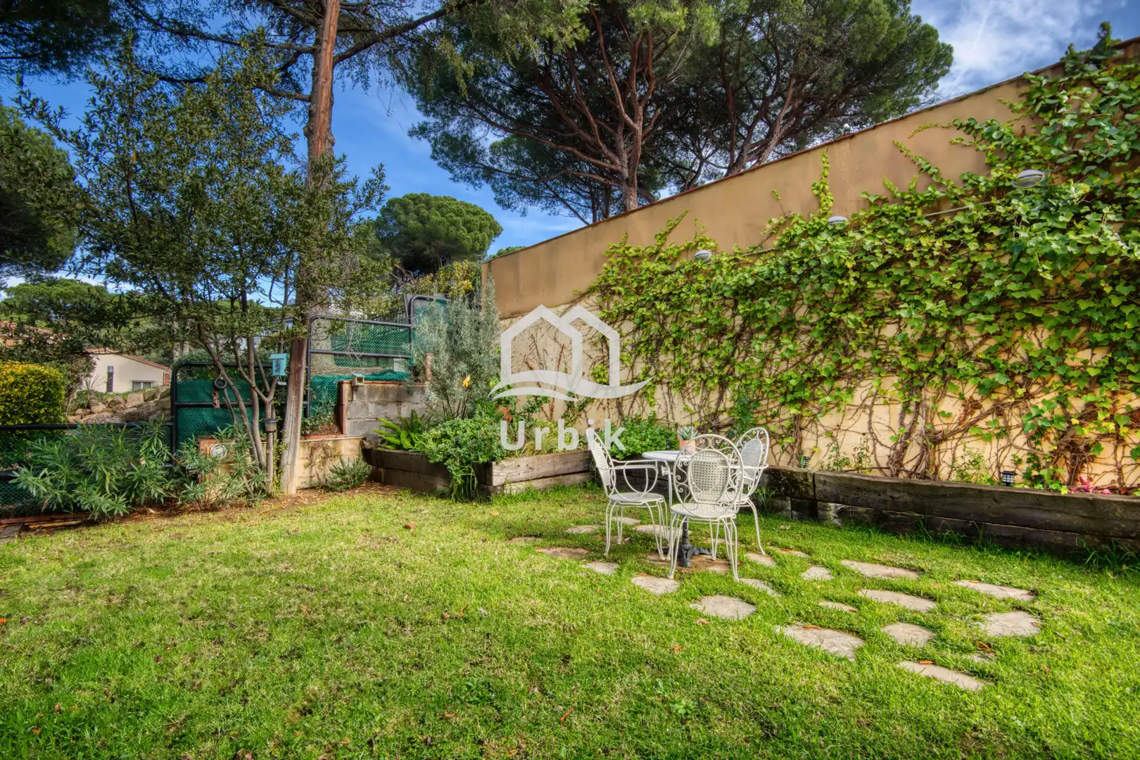 Jardín de Casa adosada en venta en Castell d'Aro, Platja d'Aro i s'Agaró con Aire acondicionado, Calefacción y Jardín privado