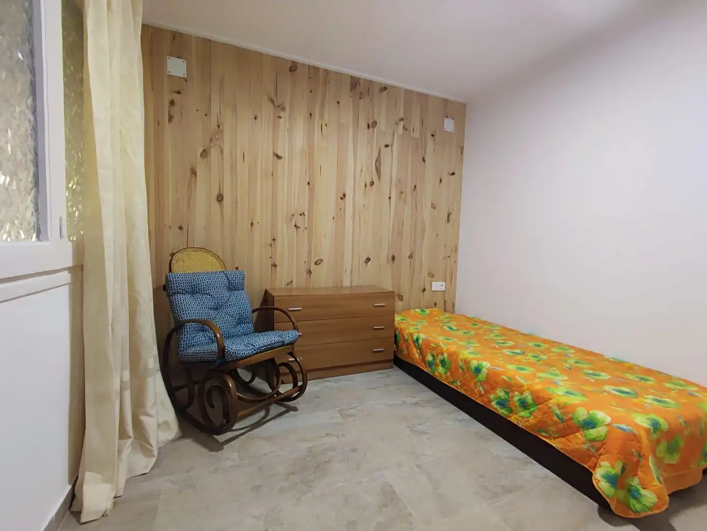 Habitación de Casa adosada en venta en Pineda de Mar con Terraza y Balcón
