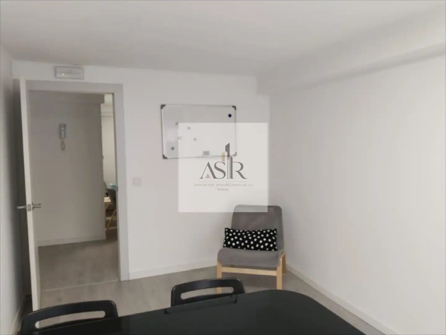 Bedroom of Office for rent in Alzira