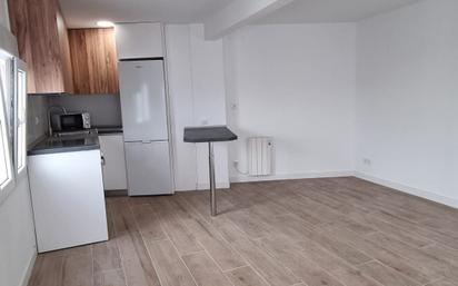 Kitchen of Flat to rent in Navalagamella