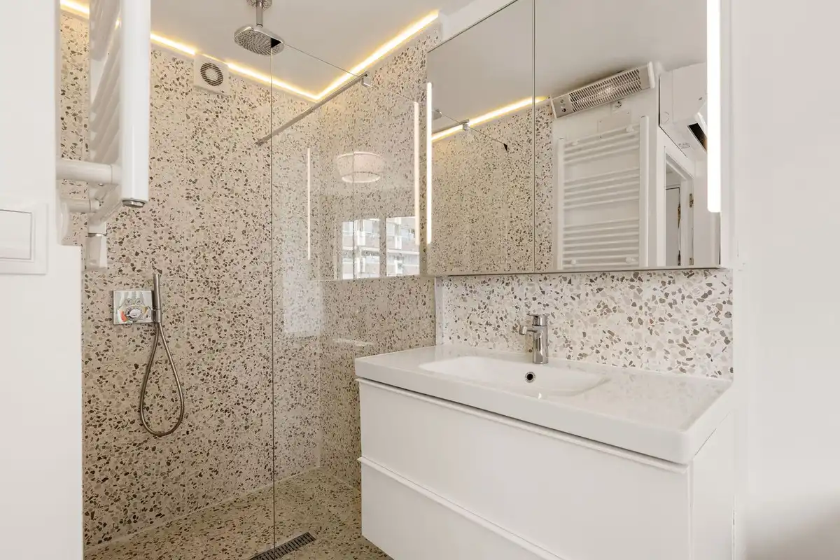 Baño de Apartamento en venta en Torremolinos con Aire acondicionado, Terraza y Piscina comunitaria