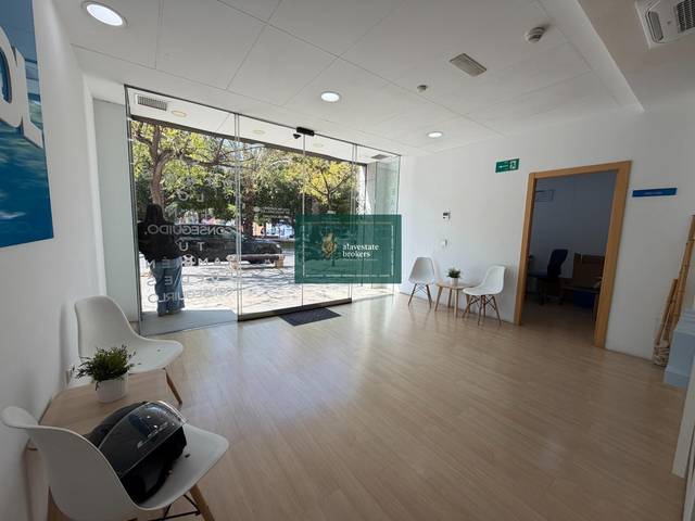 Local comercial en Alquiler en Calle del Foguerer José Ángel Guirao, 7 en Garbinet - Parque de las Avenidas