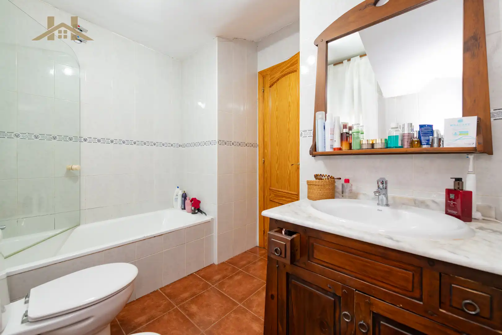 Baño de Casa adosada en venta en Miraflores de la Sierra con Trastero, Amueblado y Horno