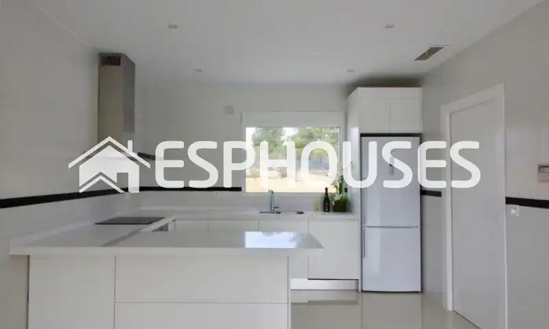 House with terrace for sale in El Pinós / Pinoso, imagen 2