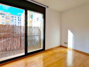 Piso con balcón en venta en Eixample