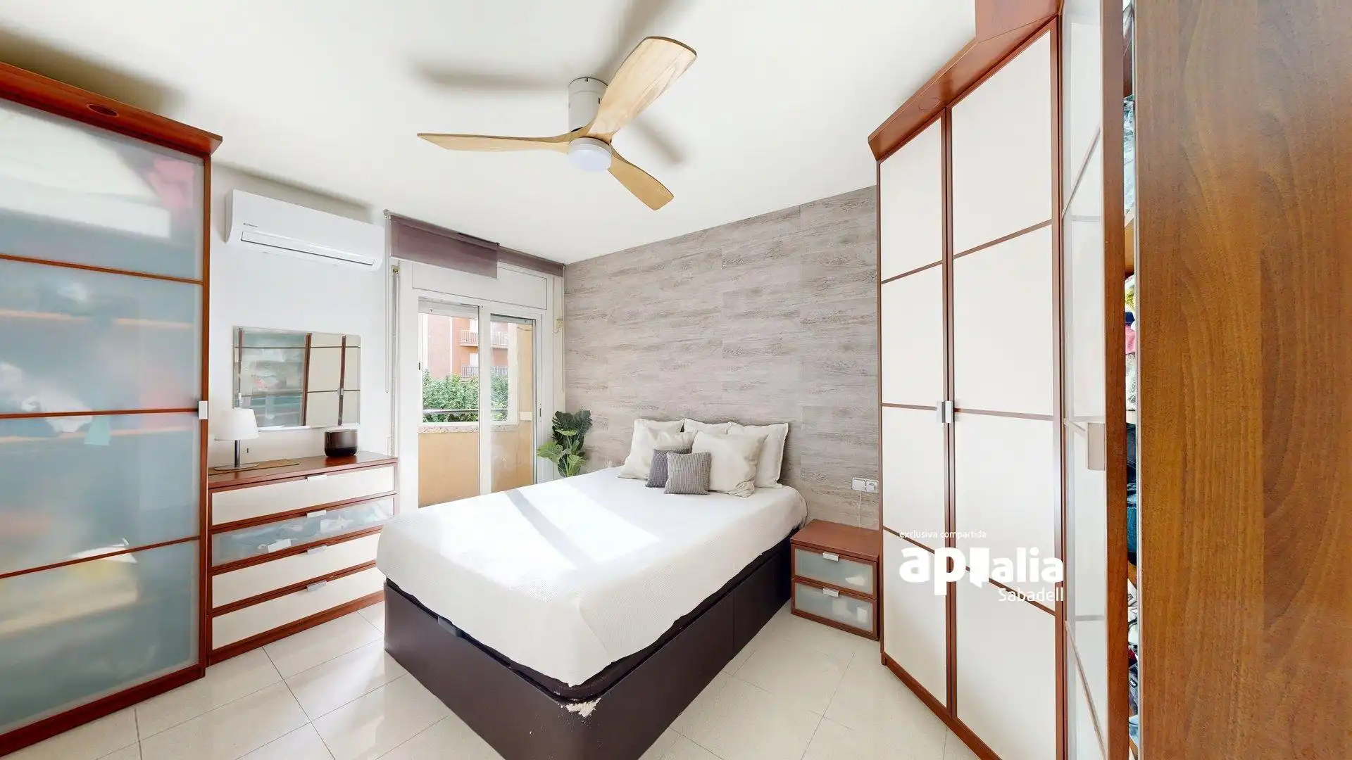 Schlafzimmer von Wohnung zum Verkauf in Barberà del Vallès mit Klimaanlage, Heizung und Balkon