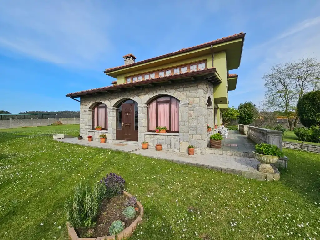 Vista exterior de Casa o chalet en venta en Avilés