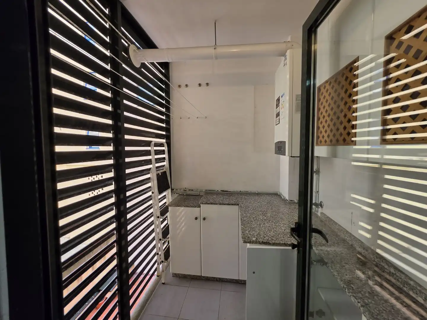 Cocina de Piso de alquiler en A Coruña Capital  con Calefacción