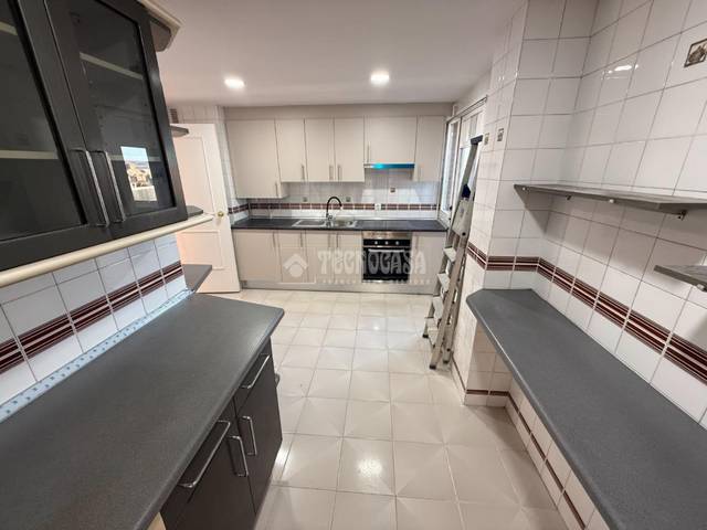 Piso en Alquiler en PLAZA BAILEN en Constitución - Balconcillo