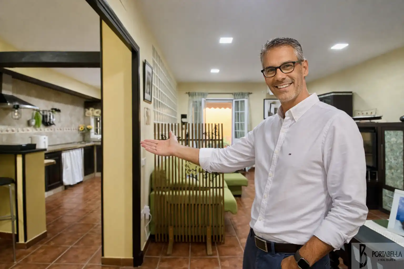 Vista exterior de Casa adosada en venda en El Puerto de Santa María amb Aire condicionat, Terrassa i Traster