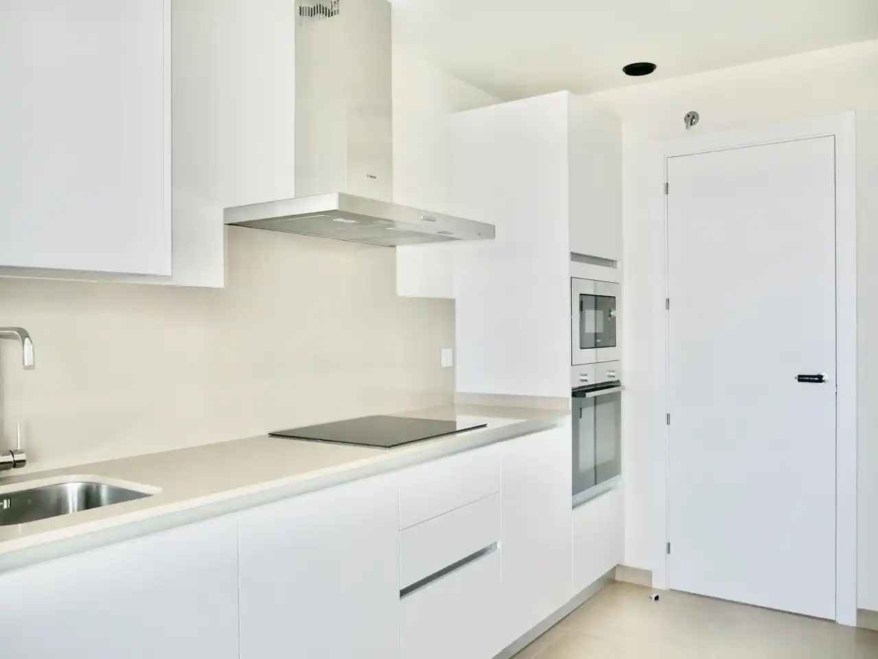 Flat for rent in Ángel Ojeda Avilés, Entrenúcleos