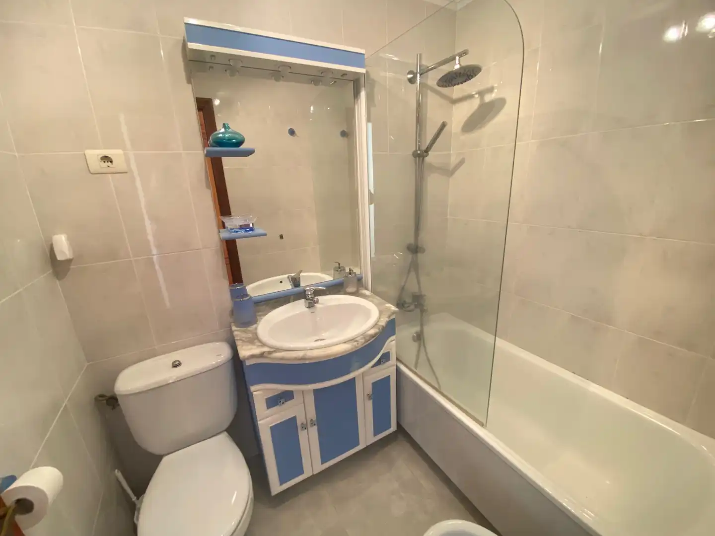 Baño de Piso en venta en Castro-Urdiales con Calefacción, Jardín privado y Parquet