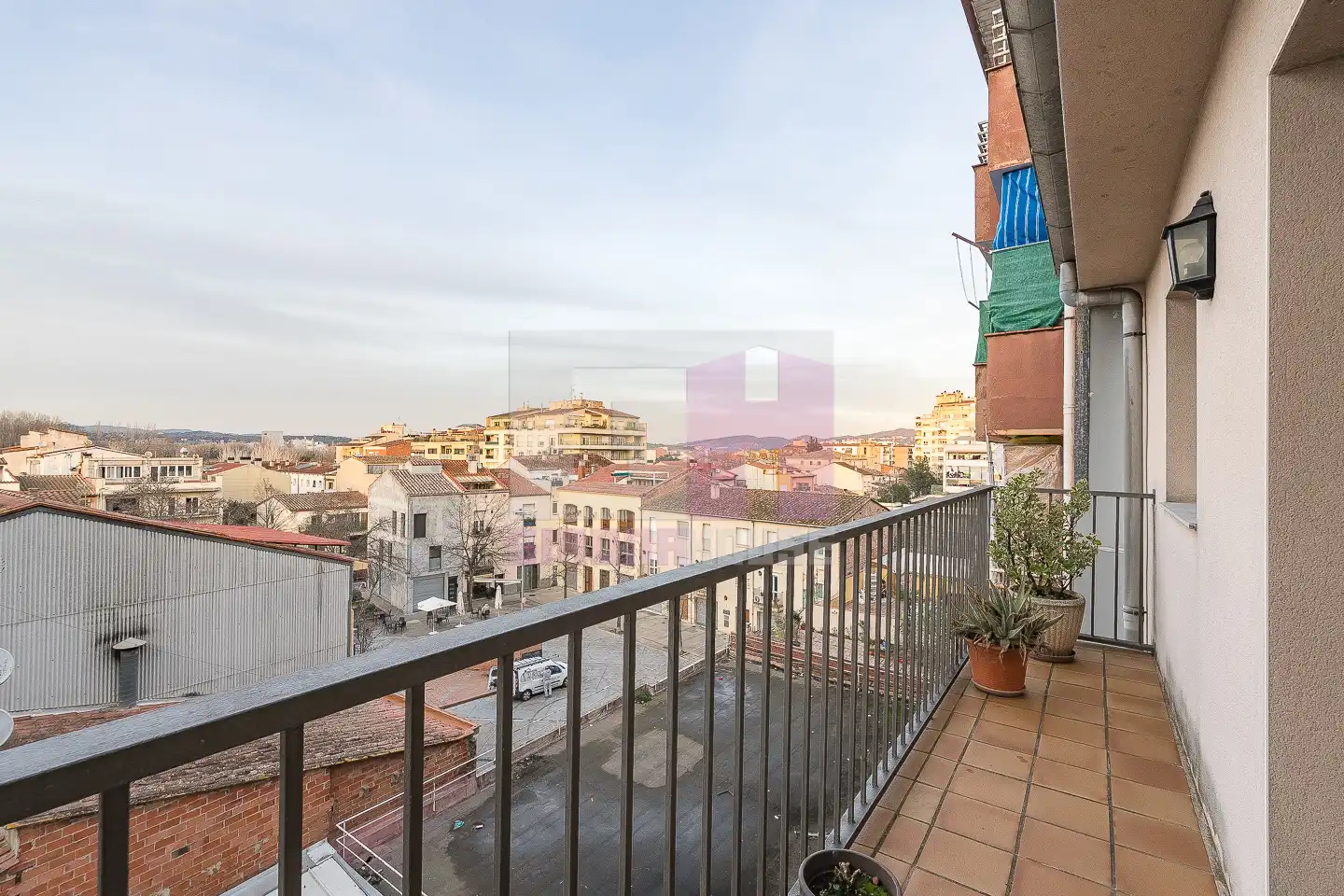 Terraza de Dúplex en venta en Salt con Calefacción, Terraza y Amueblado