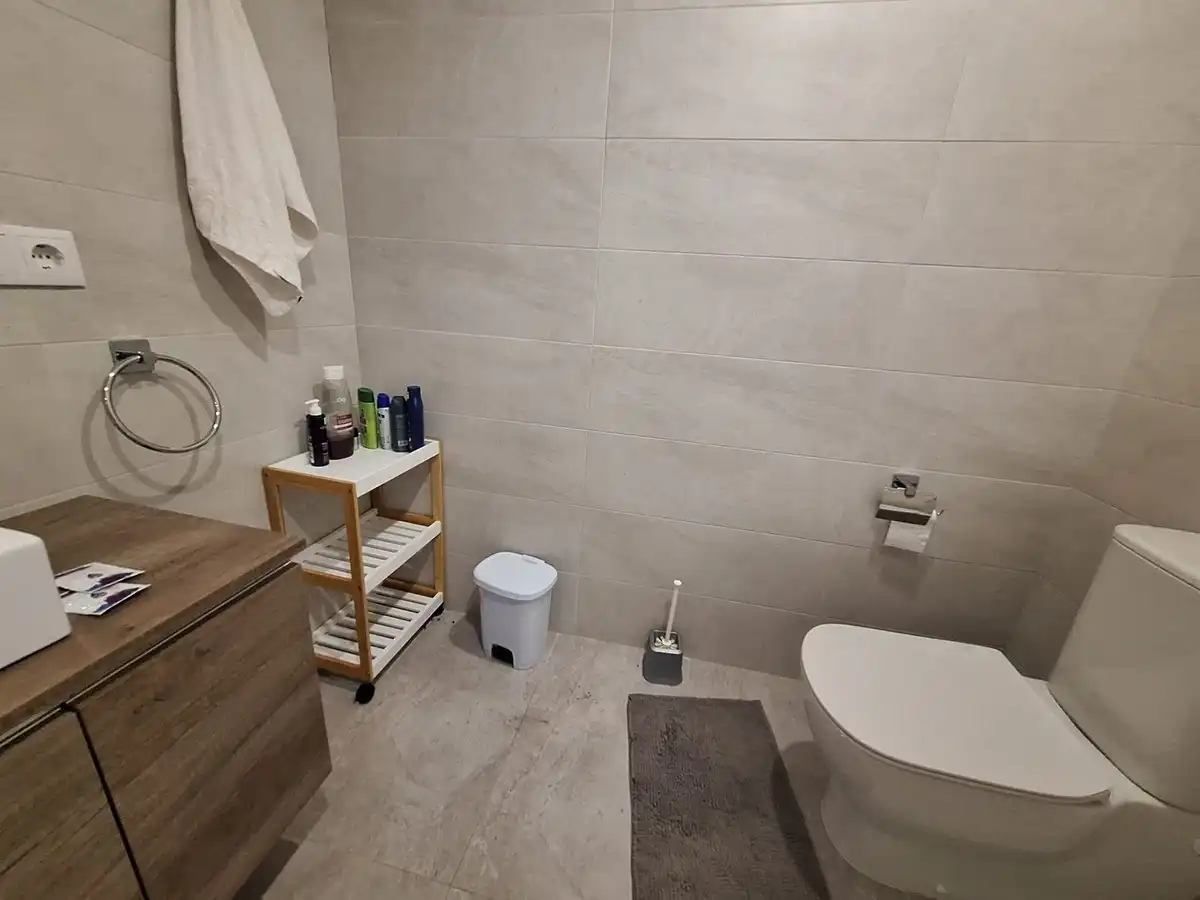 Bany de Apartament en venda en Manilva amb Aire condicionat, Terrassa i Traster