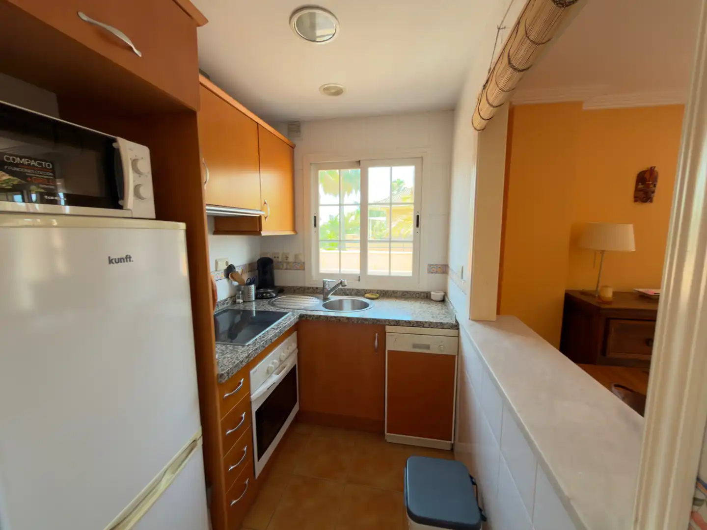 Cuina de Àtic en venda en Marbella amb Aire condicionat, Terrassa i Piscina comunitària