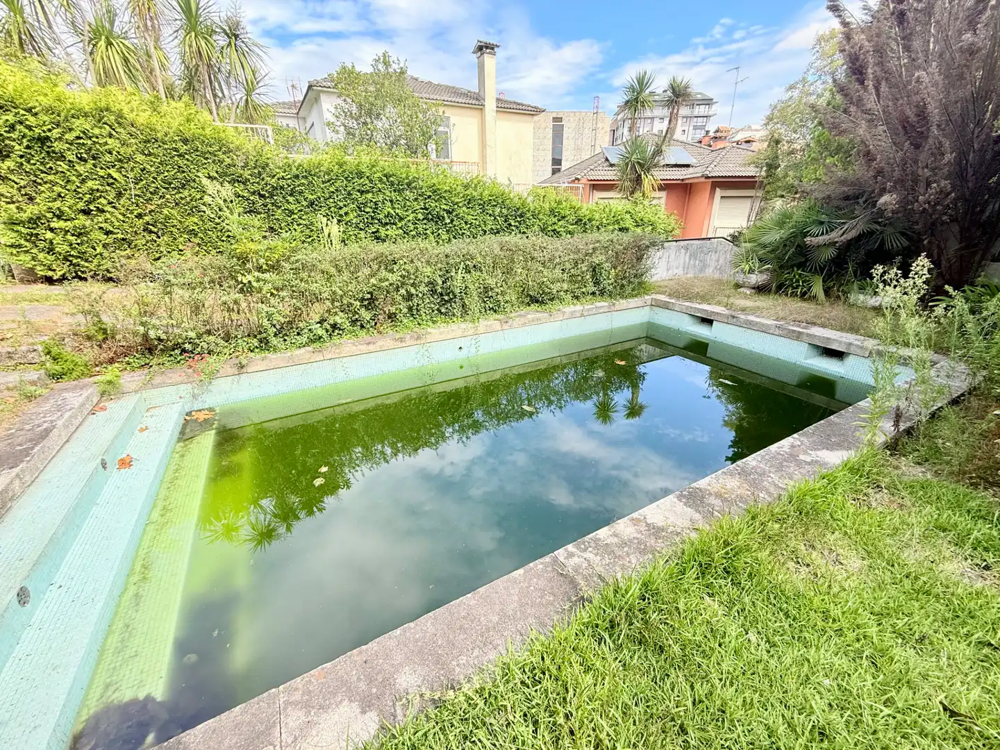Swimming pool of Houses for sale in Vigo   with Air Conditioner, Heating and Private garden