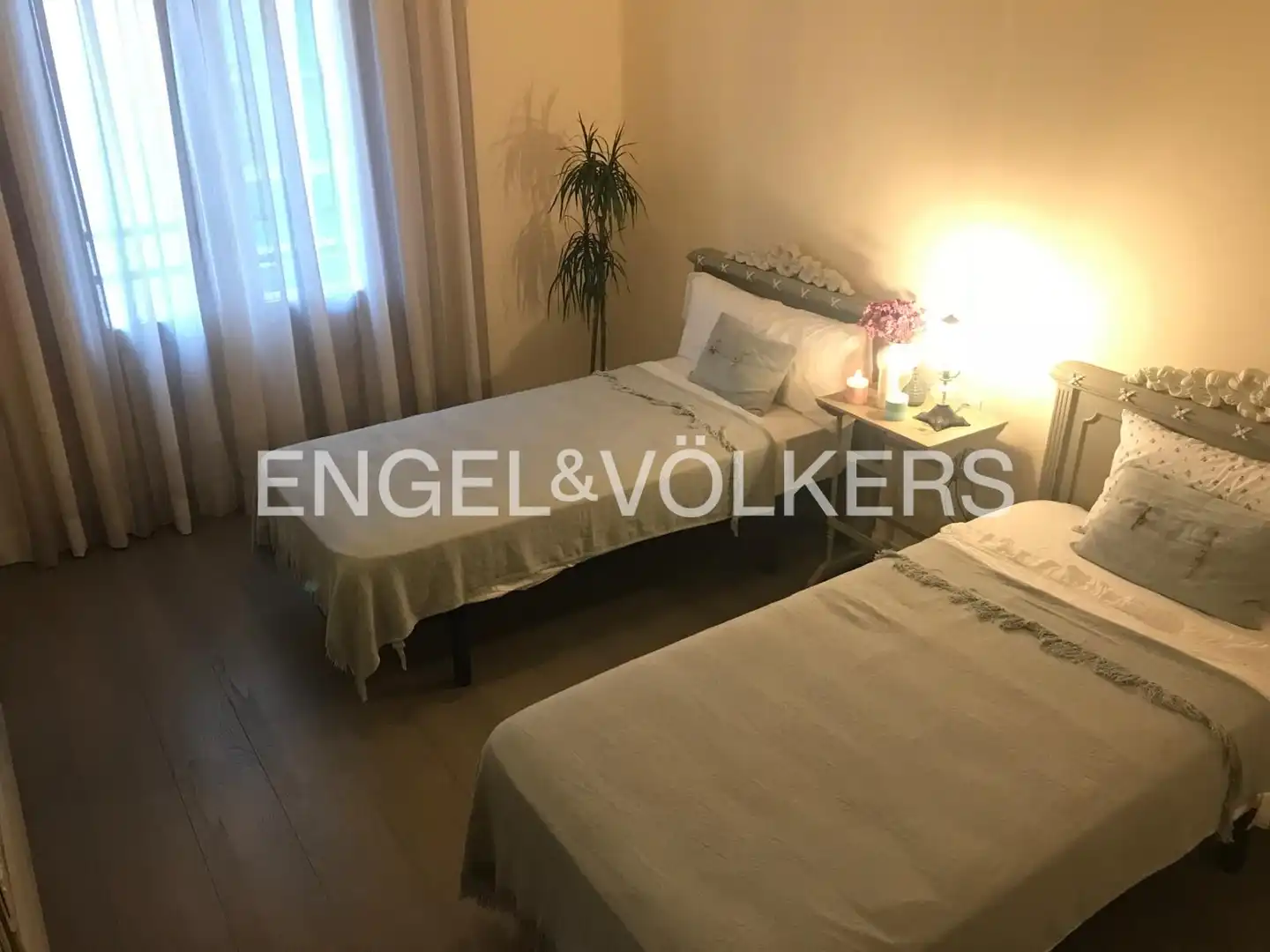 Bedroom of Flat for rent in Valencia  with Heating