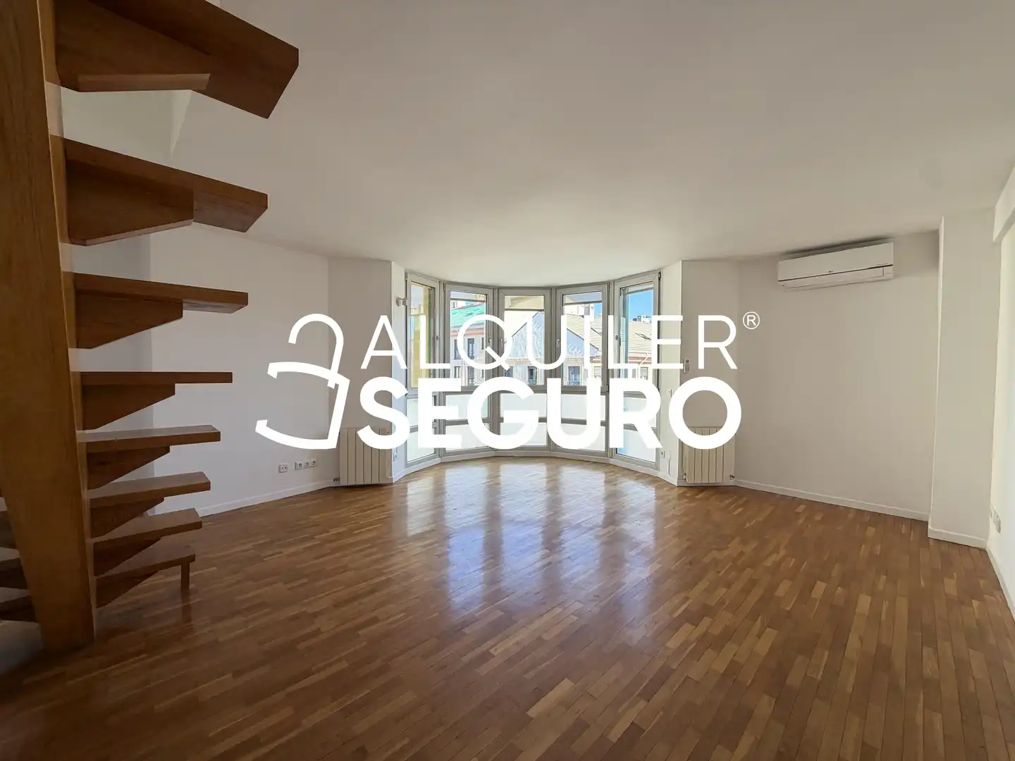 Living room of Attic for rent in Torrelodones  with Air Conditioner, Heating and Terrace