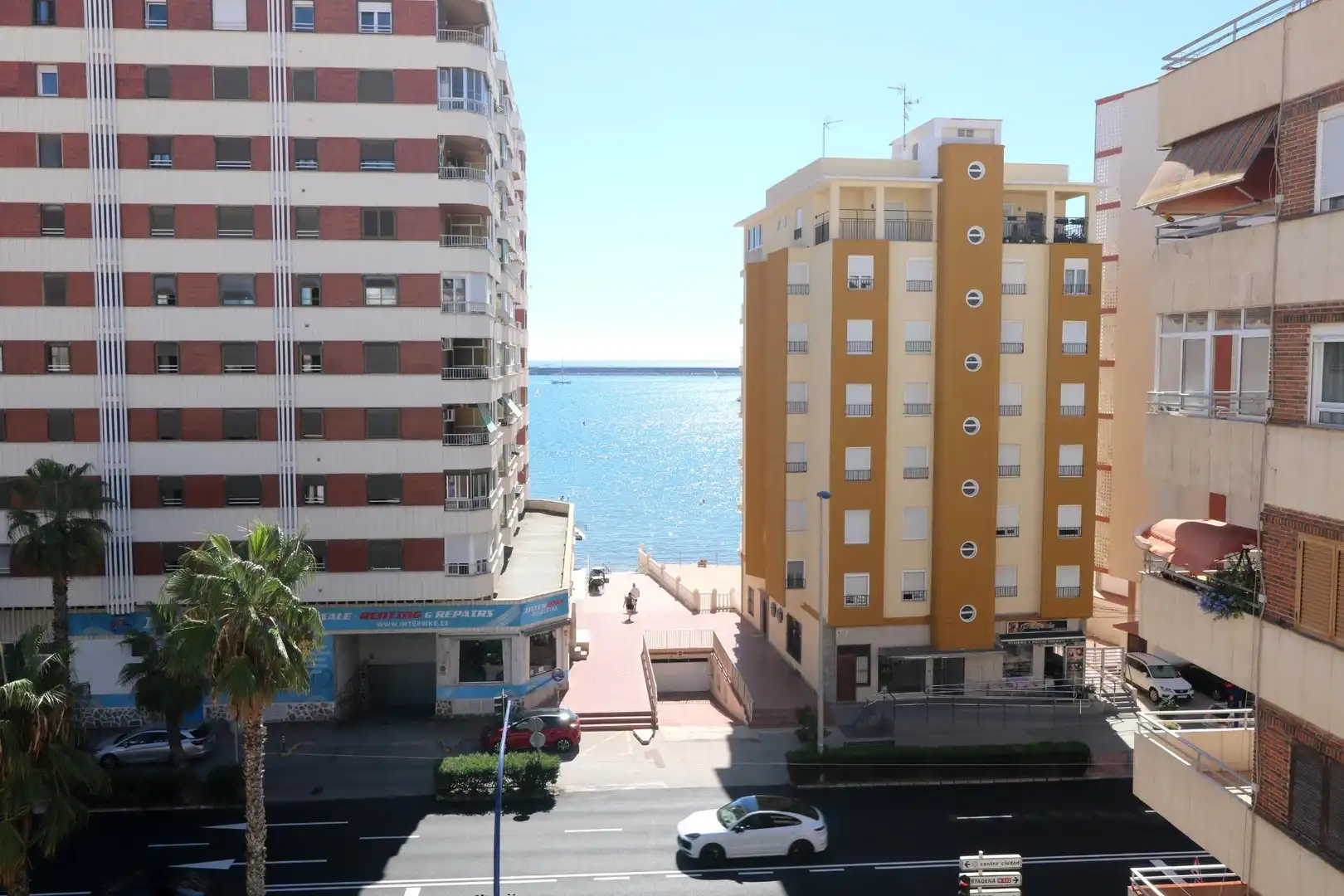 Apartamento con terraza en venta en Calle BENIEL, imagen 2