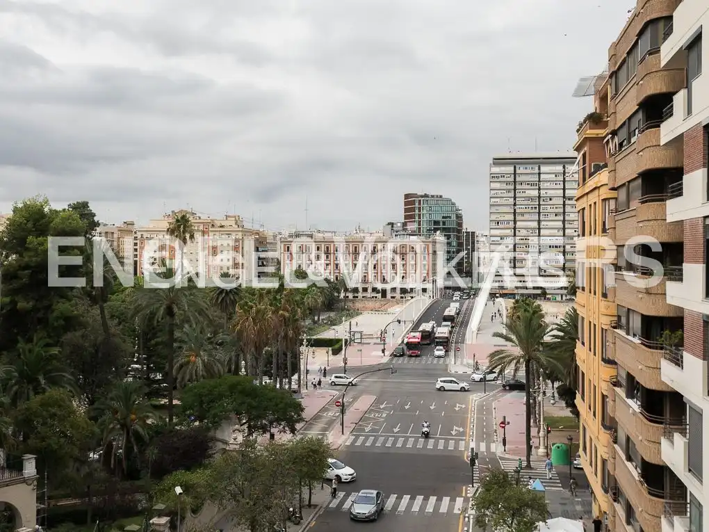 Exterior view of Flat for rent in El Pla del Real