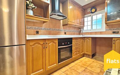 Kitchen of Flat for sale in Santa Coloma de Gramenet  with Air Conditioner, Heating and Balcony