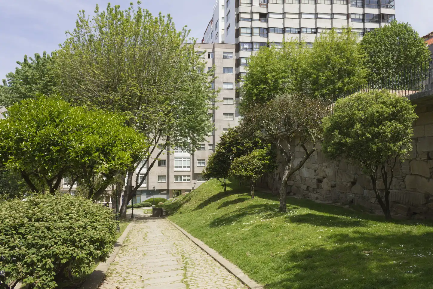 Vista exterior de Piso en venta en Vigo  con Amueblado, Horno y Lavadora