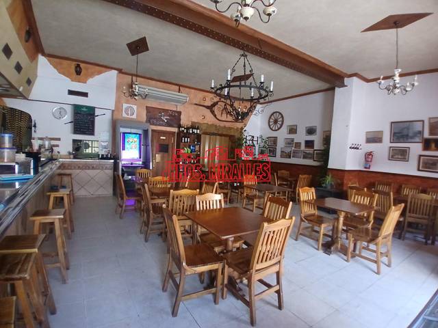 Local comercial en Alquiler en Algueña