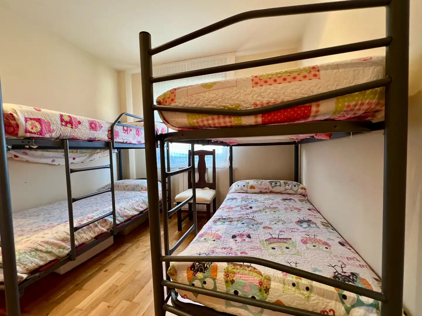 Bedroom of Flat for sale in Jaca  with Heating, Parquet flooring and Terrace
