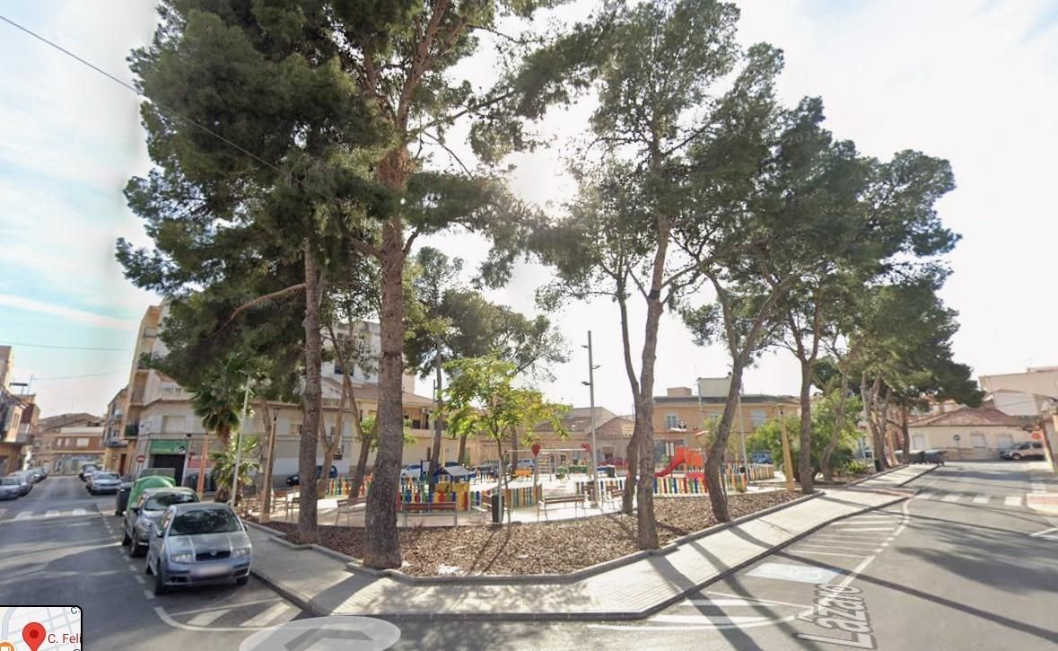 Vista exterior de Pis en venda en Novelda amb Jardí privat, Terrassa i Balcó