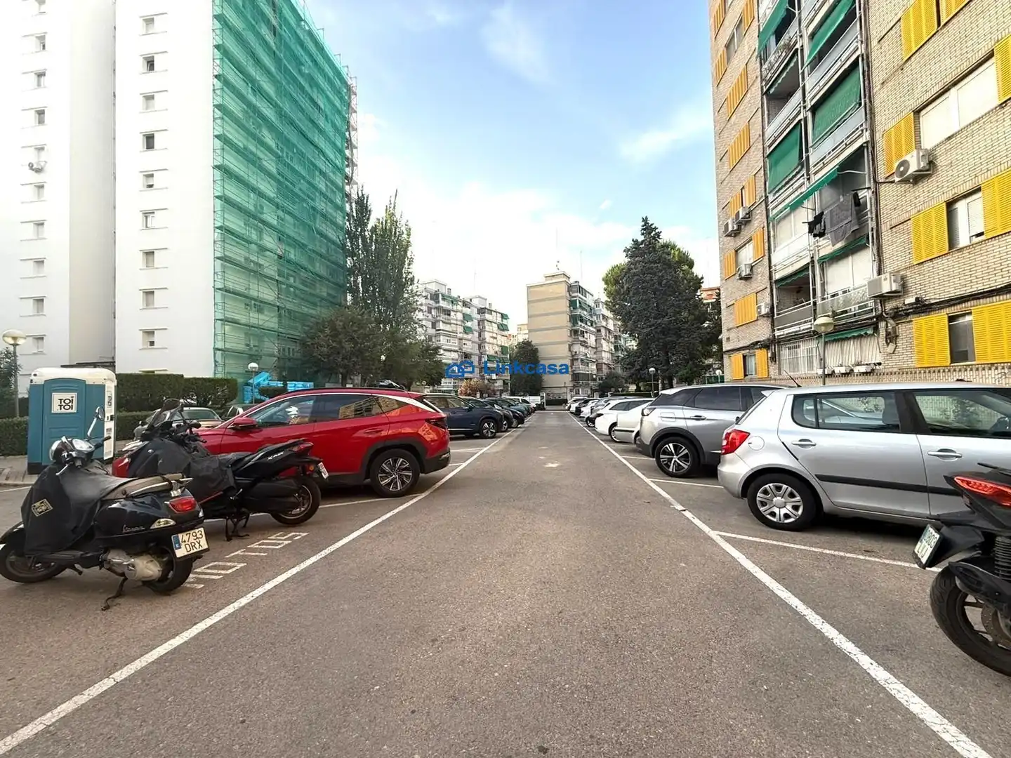 Parking of Flat for sale in Madrid  with Air Conditioner, Heating and Private garden