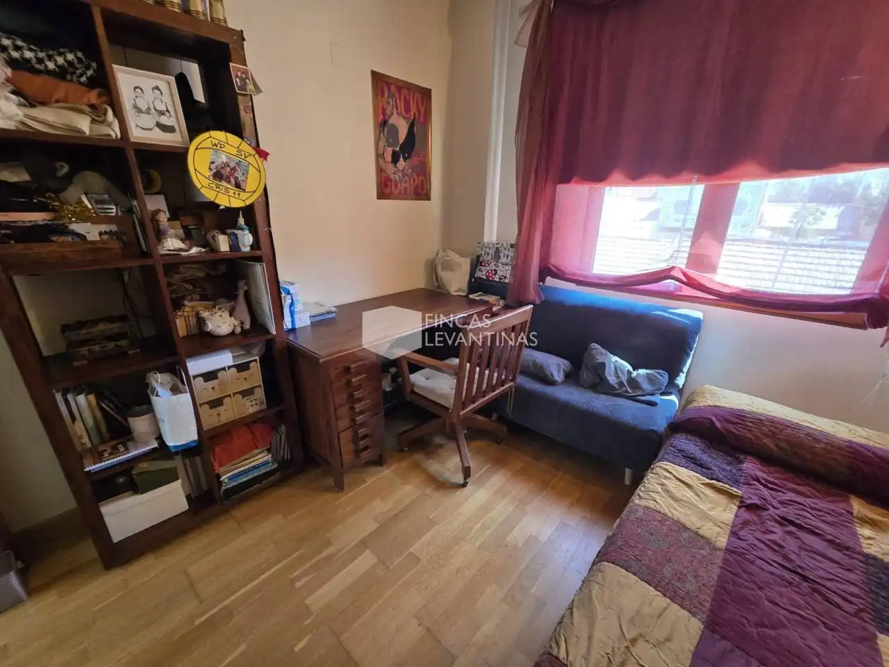 Habitación de Casa o chalet en venta en San Vicente del Raspeig / Sant Vicent del Raspeig con Terraza y Amueblado
