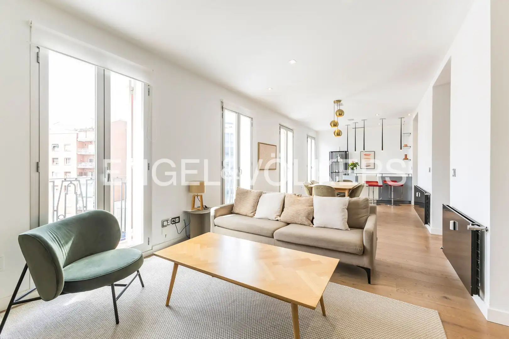 Living room of Flat for rent in  Madrid Capital  with Air Conditioner, Heating and Terrace