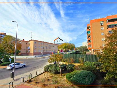 Außenansicht von Wohnung zum verkauf in  Madrid Capital mit Klimaanlage und Terrasse