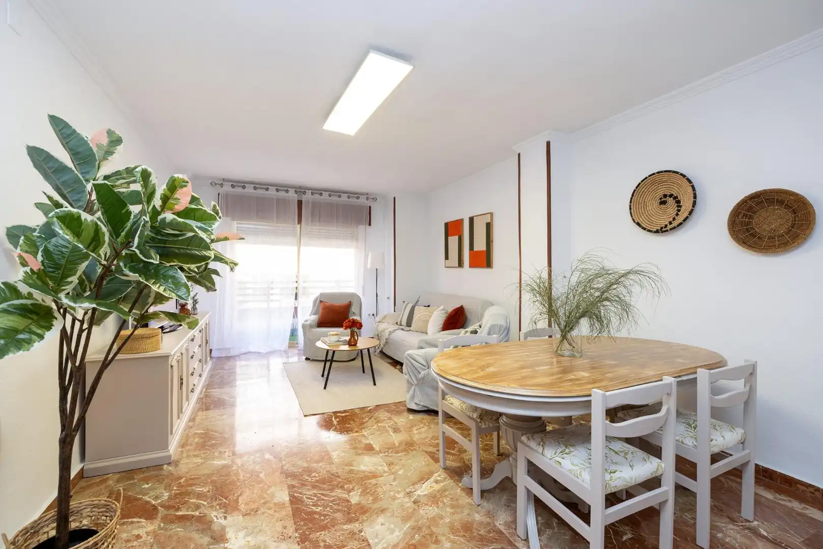 Sala de estar de Piso en venta en Granada con Calefacción y Balcón